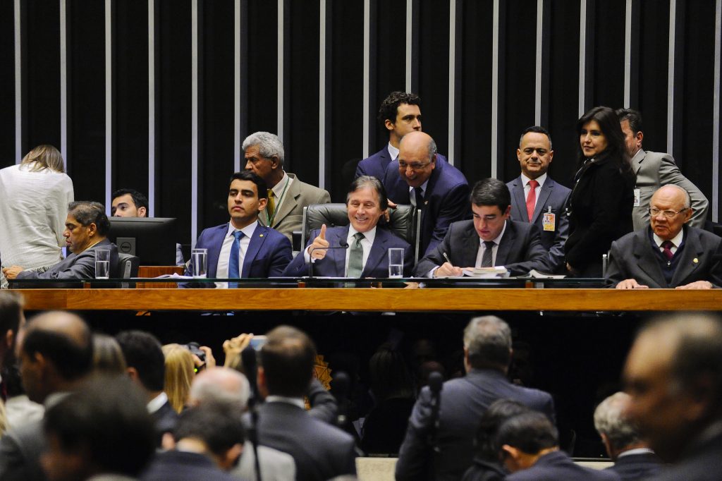 Congresso elege empresários para vagas da sociedade civil em Conselho