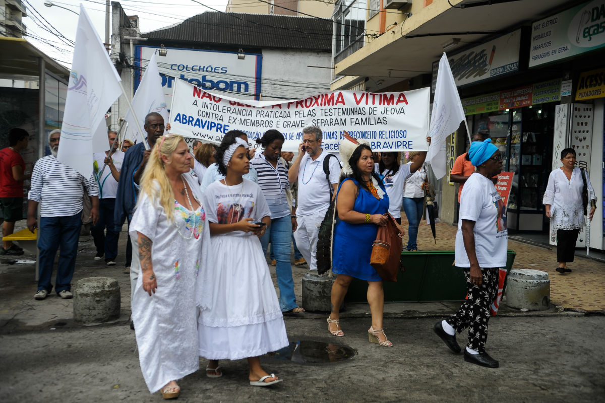 'Nem todo mundo aceita que o discurso religioso pode ser, em si mesmo, uma violência', diz Milene Santos. Na foto, ato ecumênico realizado em 2016 contra a intolerância religiosa 