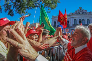 CUT/Vox Populi: Sentença de Moro impulsiona Lula candidato