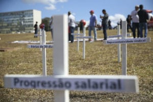 Reforma trabalhista ou tiro no pé?