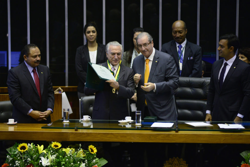 Parlamentarismo e “Distritão”: o projeto Temer-Cunha ataca a soberania