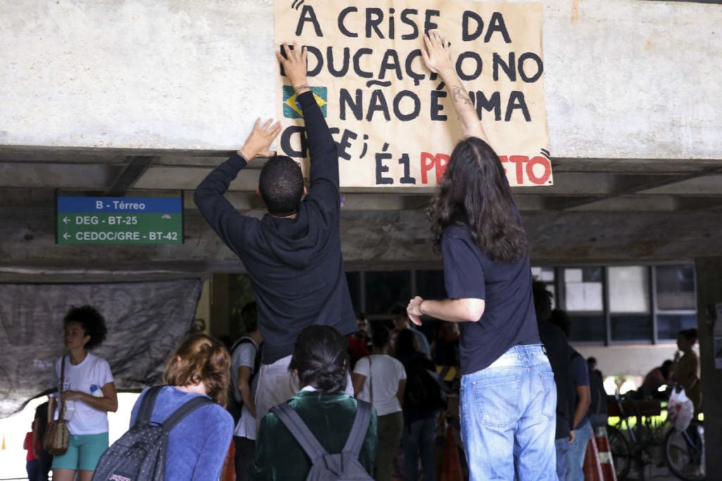 Conselho Universitário da UnB condena perseguição a curso que fala em “golpe”