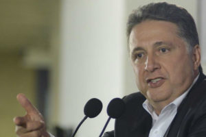 Preso pela PF, Garotinho 