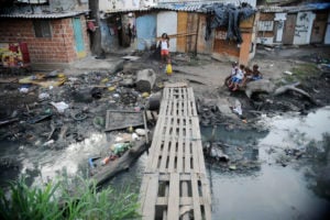 Seis brasileiros têm a mesma riqueza que os 100 milhões mais pobres