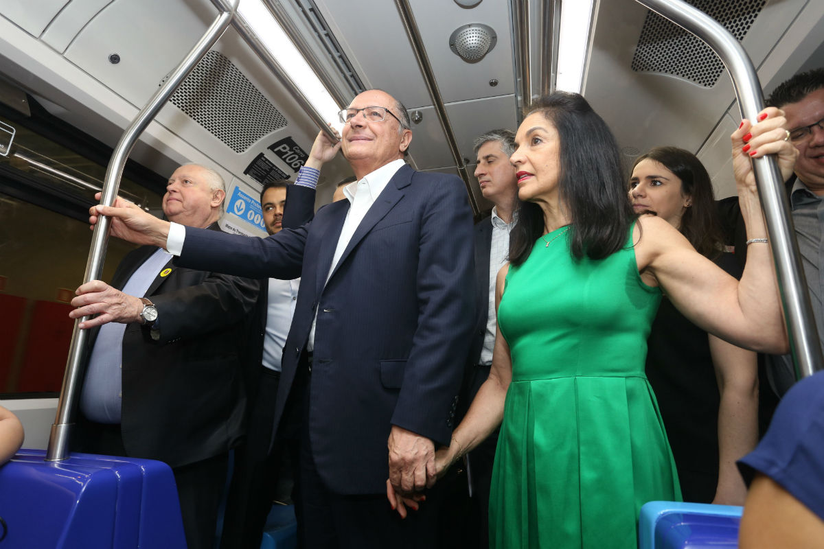 Alckmin em entrega de estação de metrô, no início de setembro. Obras atrasam sistematicamente nas gestões do PSDB 