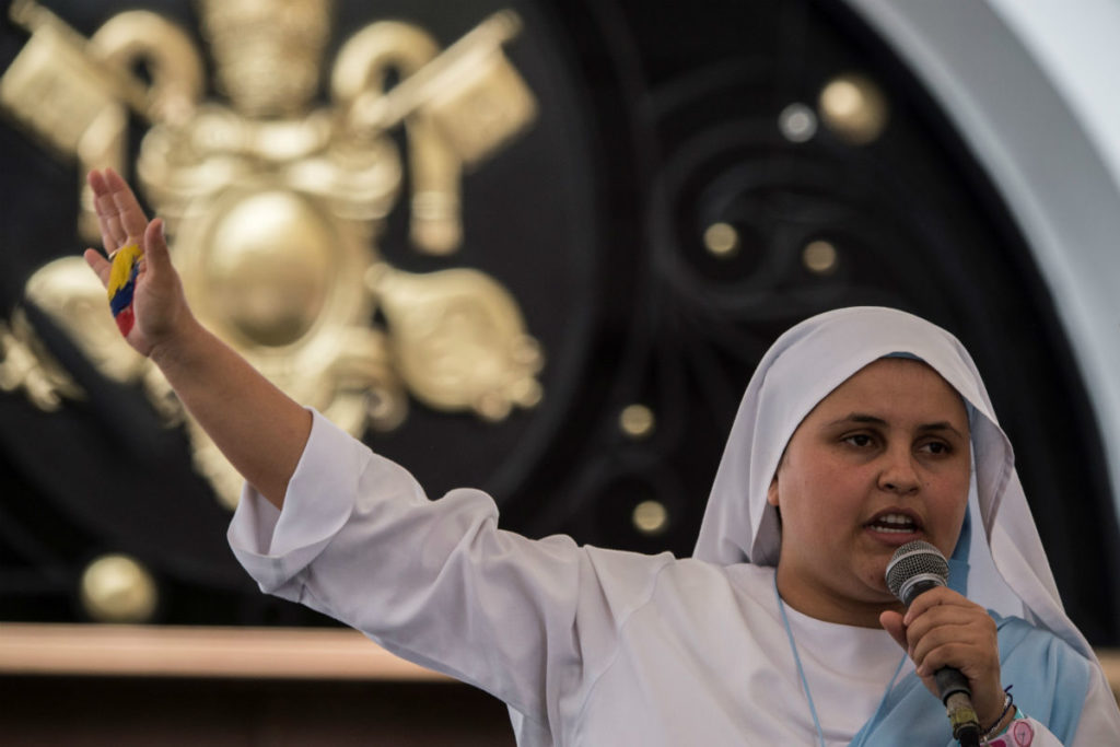Freira rapper cantará para o papa na Colômbia