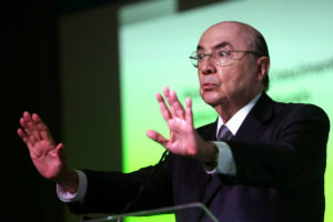 Em vídeo, Meirelles pede a pastores oração para economia crescer