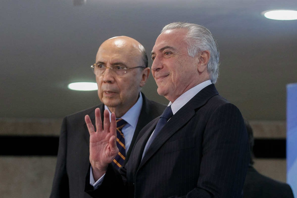 Com sangria de Temer controlada, reforma da Previdência volta à pauta