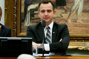 ‘Pacheco cumpre o papel de defender a Constituição’, diz Jaques Wagner