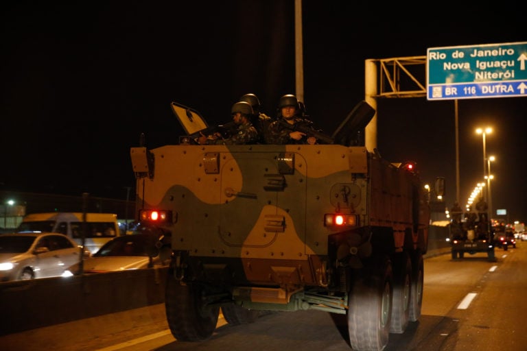A intervenção militar é um filme trágico e repetido
