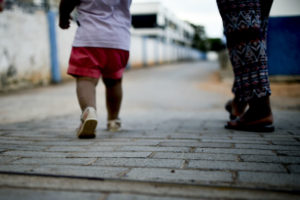 Mães são acusadas de alienadoras ao denunciarem abusos contra os filhos