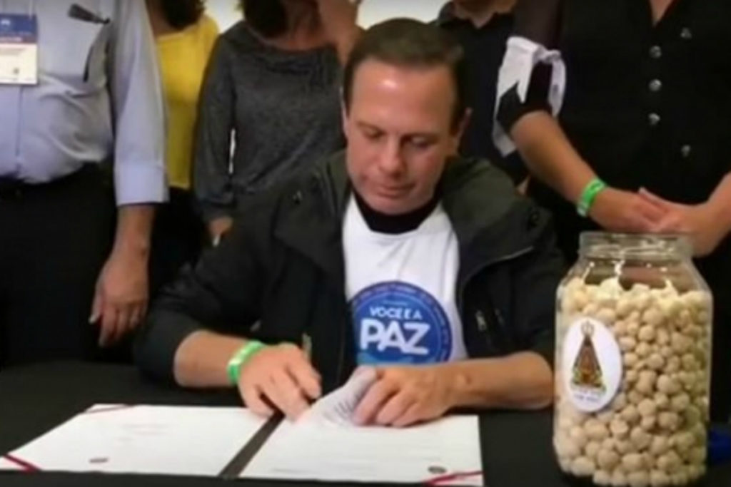 Comida é pasto? A polêmica sobre o alimento granulado de Doria