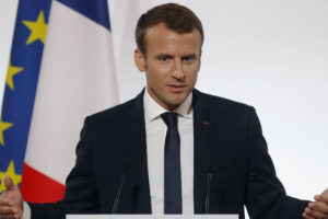 Fim de imposto sobre fortuna reforça Macron como “presidente dos ricos”