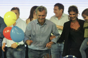 Macri vence e impõe derrota ao peronismo. Cristina estará no Senado