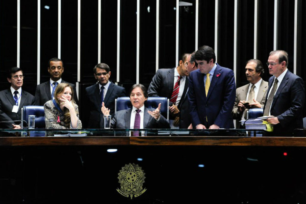 Senado exclui teto para milionários financiarem as próprias campanhas