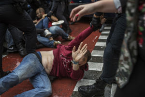 Violentos confrontos marcam referendo na Catalunha