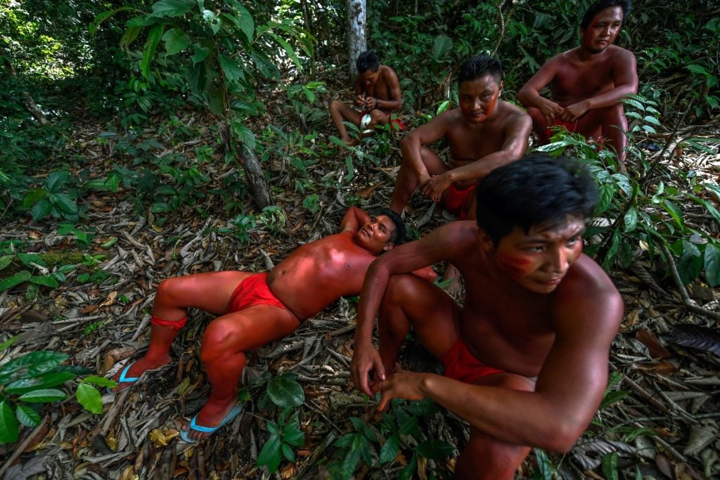 Sobrevivente relembra encontro na Amazônia que quase acabou com sua tribo