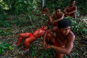 Sobrevivente relembra encontro na Amazônia que quase acabou com sua tribo
