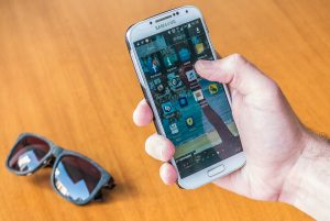 66% dos brasileiros usam apps para fazer pagamentos e consultar saldo, diz pesquisa