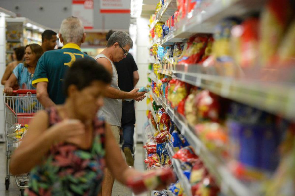 Consumidores sentem o impacto da crise do coronavírus no preço dos alimentos 