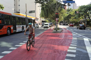 Lei sancionada por Doria põe em xeque ciclovias e ciclofaixas