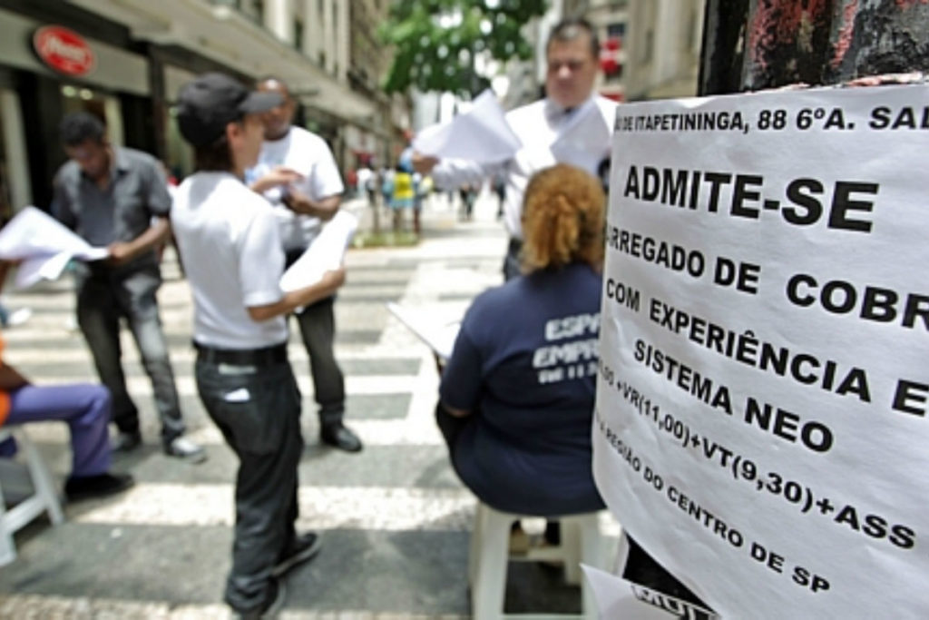 OIT: desemprego entre jovens brasileiros é o dobro da média mundial