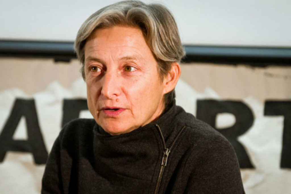 Judith Butler é agredida ao embarcar no aeroporto de Congonhas