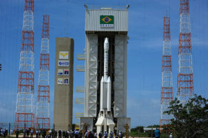 Bolsonaro acaba com programa espacial brasileiro ao entregar Alcântara