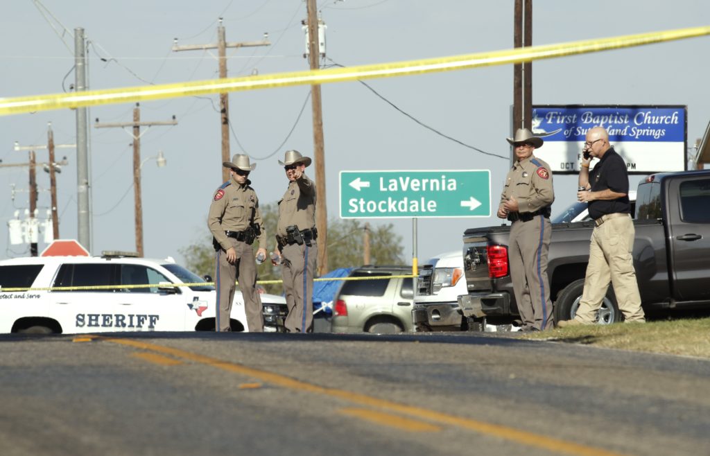 Atentado em igreja no Texas deixa 26 mortos