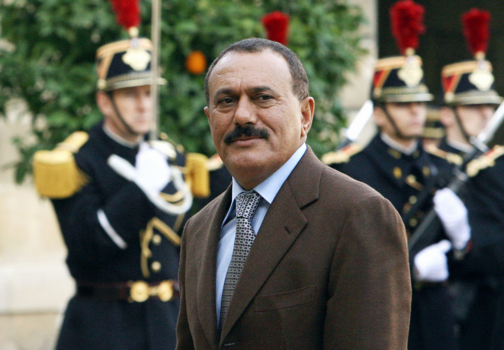 Rebeldes iemenitas anunciam que ex-presidente Saleh foi morto
