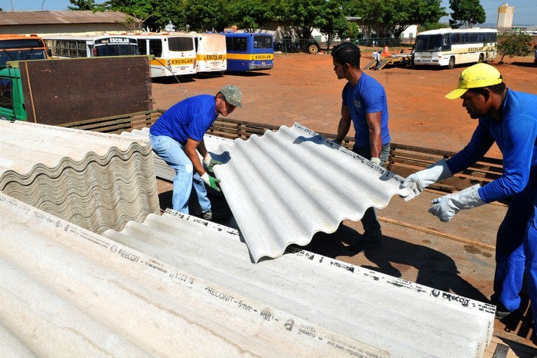 A luta pelo banimento do amianto ganhou o país, mas caminhada é longa