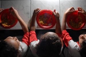 Repasse de verbas do Programa Nacional de Alimentação Escolar diminui nos últimos anos na maioria dos estados