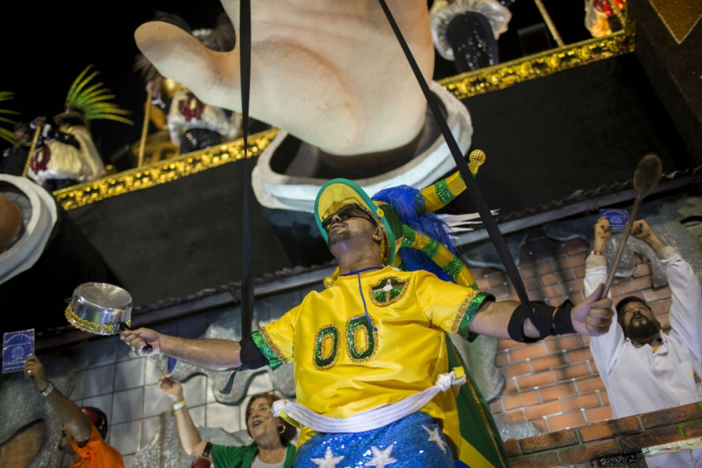 Censura: a TV Brasil vetou imagens de críticas feitas pela Tuiuti?