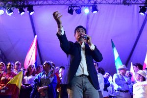 Nem de Exército nem de fé vai a Costa Rica. E o Brasil?