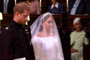 Meghan diz “sim” e torna-se primeira negra da família real britânica