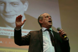 Ausente de atos pró-Lula no ABC, Ciro participa de evento da Força Sindical