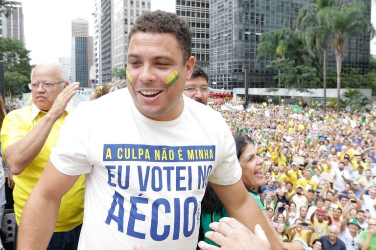 Ronaldo, menino-propaganda de Aécio (Foto: Vanessa Carvalho/Brazil Photo Press) 