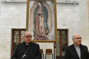 Vítimas de bispos chilenos comemoram renúncia em massa