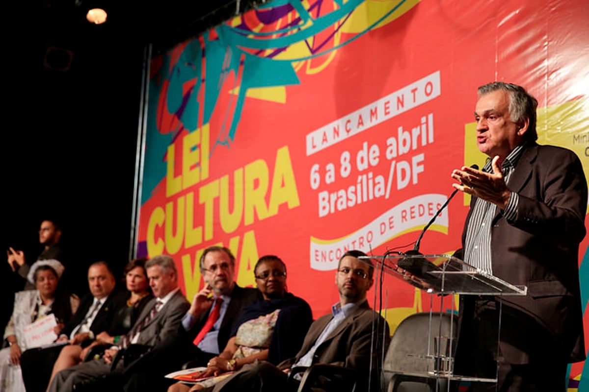 Austeridade ameaça existência do MinC e mata políticas de cultura
