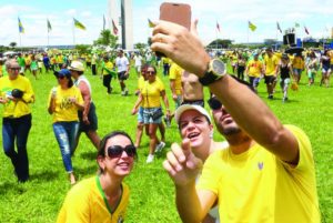 Após 7 x 1 e impeachment, dá para torcer pela seleção na Rússia?