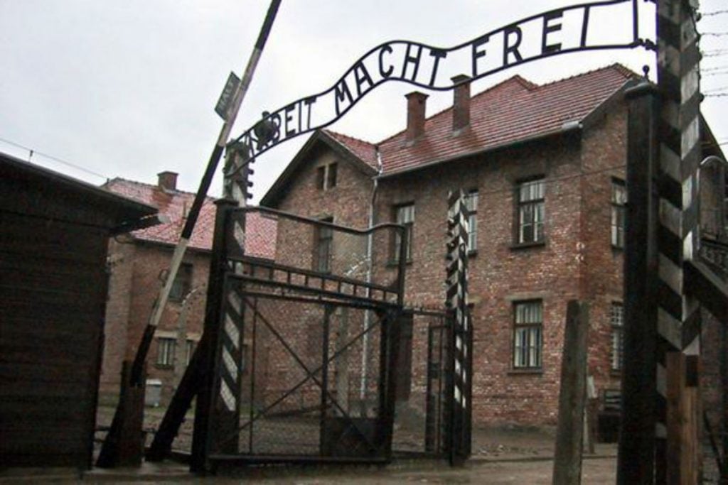 Alunos propõem slogans nazistas para formatura na Alemanha