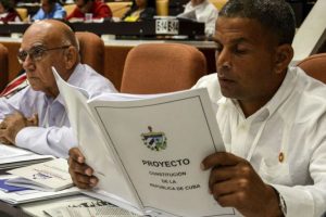 Cuba inicia distribuição de texto da nova Constituição