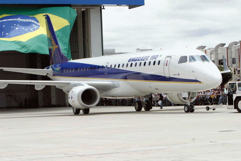 Boeing pagará US$ 3,8 bi por 80% da aviação comercial da Embraer