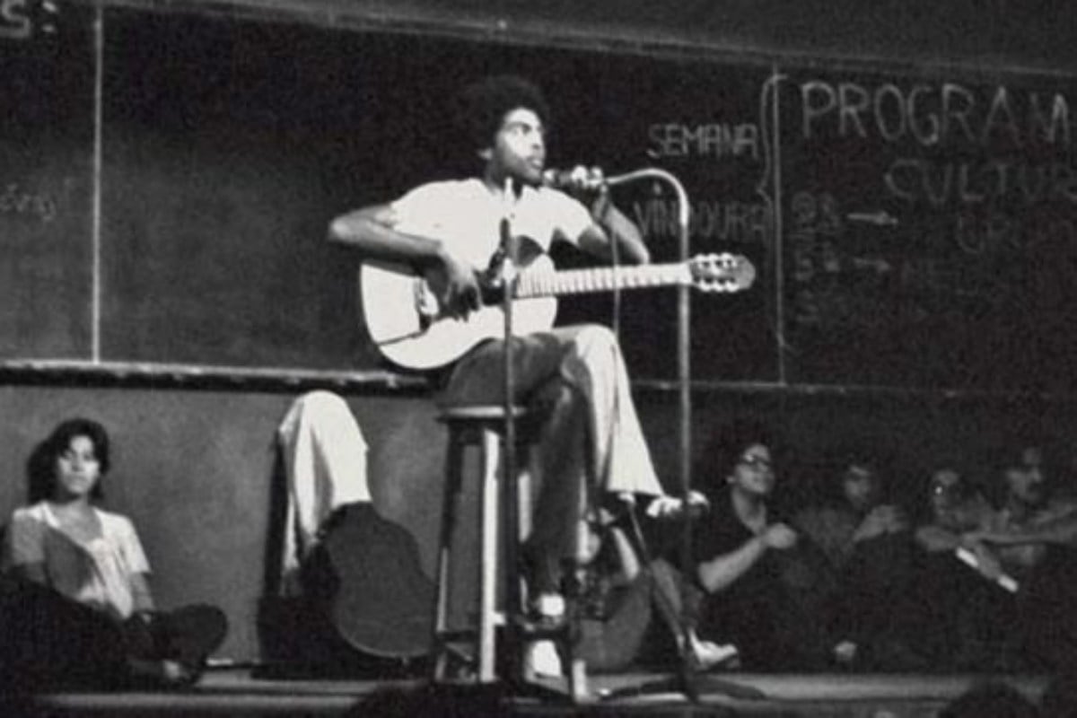 Do show na USP em 73 ao Lula Livre, “Cálice” se impõe a Gilberto Gil