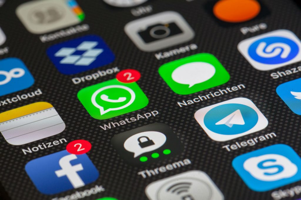 Como combater a influência de ‘bots’ e ‘fake news’ nas eleições?