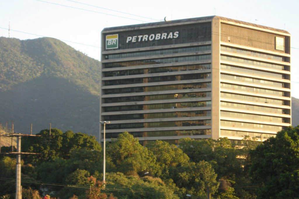 A redução dos investimentos da Petrobras e a queda do emprego no Sul
