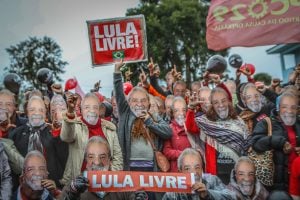 Em carta, juristas estrangeiros pedem Lula nas eleições