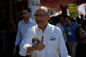Após questionamento de Meirelles, TSE aprova candidatura de Alckmin