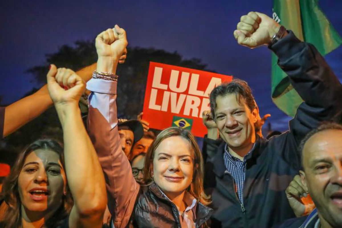 Além de Haddad e Manuela, Gleisi participa de “live” paralela a debate