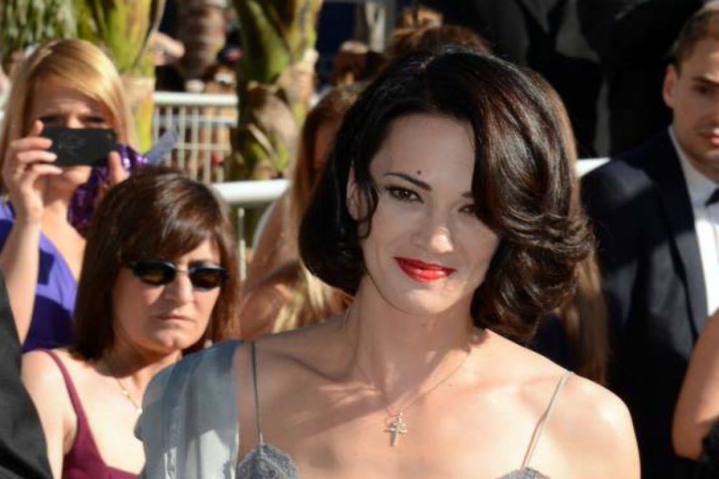 Ícone do #MeToo, Asia Argento é acusada de abuso por ator americano